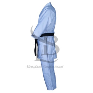 Tela transpirable duradera de ajuste cómodo Taekwondo Gi y diseño clásico para torneos y escuelas de artes marciales personalizadas - Product Image 2