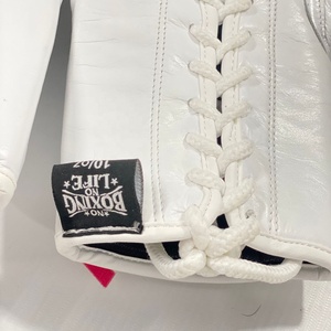 ถุงมือชกมวยคุณภาพพรีเมียมแบบสั่งทำพิเศษ No Boxing No Life รุ่นผูกเชือก สีขาว สำหรับฝึกซ้อม ผลิตตามแบบ OEM หนังแท้ระดับมืออาชีพ - Product Image 3