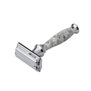 ชุดโกนหนวดแบบมีดโกนสองคมเคลือบโครเมียม Kaamir Instruments พร้อมใบมีดสแตนเลสอย่างดี กล่องพกพาสำหรับผู้ชาย ใช้ได้ทั้งใบหน้าและร่างกาย - Product Image 2