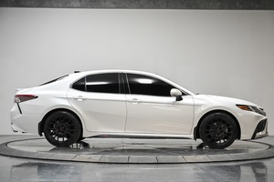 Camry XSE 2021, Auto Eléctrico Pequeño para Adultos, Volante a la Derecha, Mini Auto en Venta en Europa - Product Image 2