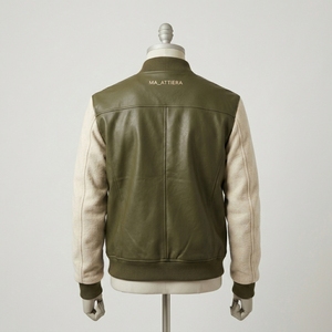 Blouson bomber vert olive pour homme en similicuir avec manches en polaire, boutons-pression, tricot côtelé, personnalisable OEM ODM - Product Image 2