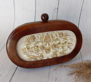 Bolso de mano de madera con bordado hecho a mano de diseño para mujer, bolso de boda de LUXURY CRAFTS - Product Image 5
