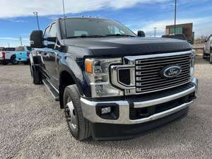 Ford F-350 Super Duty Diesel Turbo Manuelle Cuir R16 Toit Métallique Foncé Porte-Bagages Gauche 2024 - Product Image 2
