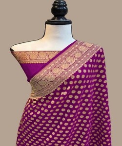 Saree en coton de soie chic avec détails imprimés et broderie de diamants pour une tenue de fête et une utilisation décontractée quotidienne prix de gros - Product Image 4