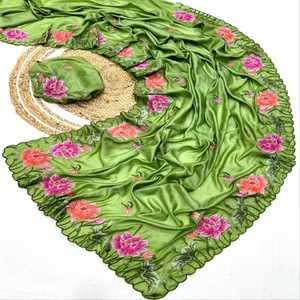 Sari en tissu de mousse pure VASTRA COTTAGE, broderie florale de qualité supérieure et bordure en travail de découpe avec blouse pour mariage, fête festive - Product Image 2