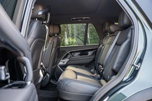2023 Ran age Rolver P-530 SE Usado, Bajo Kilometraje, Neumáticos R20, Asientos de Cuero, Automático, Volante a la Izquierda, Pickup, Turbo, Luces LED - Product Image 2