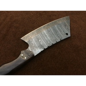 Couteau de boucher fait main avec manche en bois et gaine en cuir Outil de cuisine personnalisable Support OEM de qualité bricolage. - Product Image 4