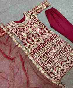 Broderie de travail Kurta Set avec fond et Dupatta Idéal pour la fête et le look traditionnel - Product Image 4