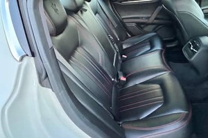 2022 Maserati Ghibli Modena Q4, Motor V6 Biturbo Derivado de Ferrari, Tracción en las Cuatro Ruedas, Sin Modificar - Product Image 3