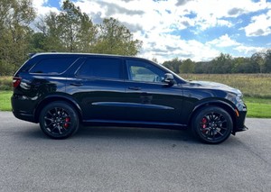 Doddge Duraango SRT Helcat 2021-hp V8 suralimenté 710 d'occasion certifié - Product Image 2