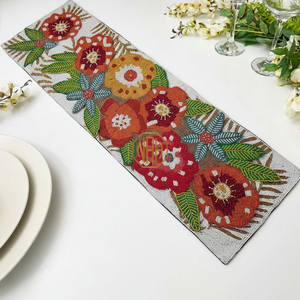 Camino de Mesa y Manteles Individuales Bordados a Mano con Diseño Floral Moderno y Cuentas, Colores Personalizados por el Fabricante - Product Image 2