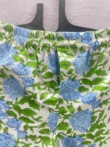 Pantalons courts d'été décontractés pour hommes Short imprimé feuilles vertes et fleurs Vêtements de plage légers et respirants Style vacances tropicales - Product Image 3