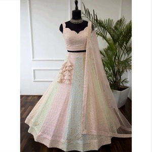 Bán buôn đẹp nặng Faux georgette Bridal <span class=keywords><strong>lehenga</strong></span> choli với trình tự thêu làm việc và mô hình thời trang cho đám cưới mặc - Product Image 1