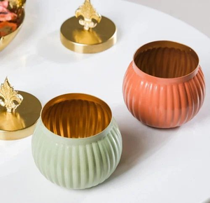 โถเทียนเหล็กสีส้มพร้อมฝาปิดสำหรับตั้งโต๊ะและไฟคริสต์มาส - Product Image 1