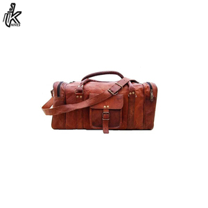 Dernière collection Sac de voyage pour homme en cuir véritable grande capacité avec chaîne latérale - Product Image 5
