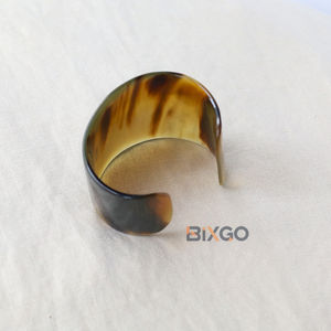 Cuerno de Búfalo Blanco hecho a mano, pulsera cónica en C, pedidos al por mayor personalizados aceptados, diseño de brazalete de moda de Vietnam - Product Image 2