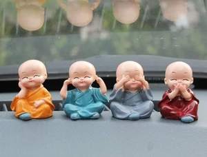 Ensemble de 4 figurines décoratives Baby Monk Buddha (multicolore) - Product Image 2
