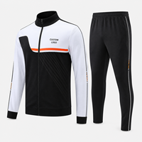 Setelan Training Sepak Bola OEM ODM Cepat Kering dengan Saku Resleting, Jaket Full-Zip dan Celana Jogger, 100% Poliester, Slim Fit, Pakaian Olahraga Tim
