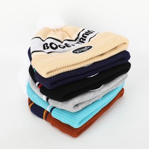 Gorros de Invierno Tejidos Personalizados 2025, Fabricante OEM, Gorros de Moda Cálidos de Acrílico con Estampado, Fabricante de Ropa para la Cabeza al por Mayor - Product Image 2
