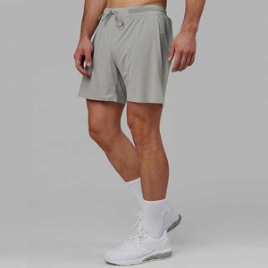 Vêtements de sport personnalisés en nylon spandex gris, poids léger, respirant, séchage rapide, short de gymnastique athlétique 2 en 1 d'entrejambe de 6 pouces pour hommes - Product Image 2
