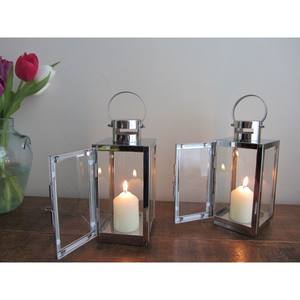 La décoration du Ramadan gagne en profondeur grâce à la présence de lanternes en métal et en verre qui échoissent à la beauté sacrée du mois saint. - Product Image 1