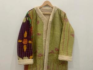Manteau long patchwork Kantha vert avec veste en fausse fourrure Vestes patchwork faites à la main Manteau long avec veste en fausse fourrure - Product Image 2
