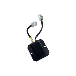 Régulateur de tension d'origine Kymco Xciting 250 2005, système électrique et d'allumage de moto - Product Image 1