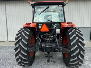 รถแทรคเตอร์ M108S 2022 Kubota 108hp แบบเดินได้ค่อนข้างใช้งานได้เครื่องจักรกลการเกษตรปั๊มเกียร์เครื่องยนต์ - Product Image 3