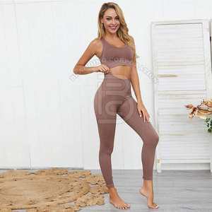 Ensemble de yoga pour femmes de haute qualité, sans couture, respirant, taille élastique, en spandex et nylon, très vendu - Product Image 4