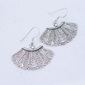 Boucles d'oreilles en argent sterling 925 faites à la main en forme de paon pour femmes bijoux pour la vente en gros - Product Image 2