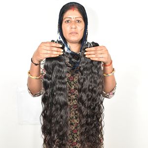 100% vente en gros vendeur naturel pur vierge cheveux humains femme faisceaux noirs crépus bouclés remy temple brut cheveux humains indiens - Product Image 5