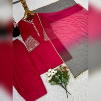 Lüks Pamuklu Etnik Salwar Kameez Ağır İşlemeli Üst Alt Dupatta Takımı Kırışmaz Geri Dönüştürülmüş Malzemelerden Parti ve Günlük Kullanım İçin
