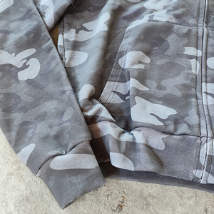ผู้ผลิตเสื้อผ้าคุณภาพสูง 100% เสื้อฮู้ดดี้ผู้ชายแบบมีซิป ลายพรางสำหรับล่าสัตว์ สวมใส่ได้ทั้งในและนอกสถานที่ ทรงครอป น้ำหนักมาก แบบสองด้าน - Product Image 5