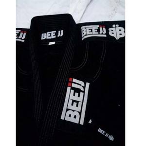 ALTA CALIDAD KARATE GI UNIFORME GI KARATE VENTA CALIENTE EQUIPO DE ENTRENAMIENTO DE KARATE TRAJES DE ARTES MARCIALES DE PESO LIGERO BLANCO 08OZ, 12OZ - Product Image 5