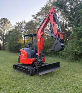 Mini-excavatrice sur chenilles Kubota U35-4 d'occasion / Équipement de construction polyvalent de 3,5 tonnes à moteur - Product Image 1