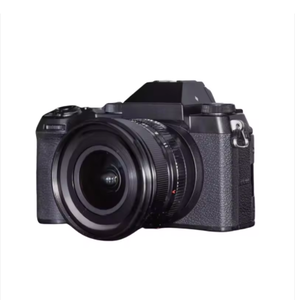 Cámara sin espejo de fotograma completo a7 III (ILCEM3K/B) con lente intercambiable de 28-70 mm y pantalla LCD de 3 pulgadas - Product Image 1