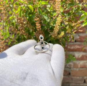 Bague de mariage unisexe en argent 925 fait à la main classique pierre précieuse labradorite naturelle trois pierres coupe ovale poire coupe lunette réglage fête - Product Image 4