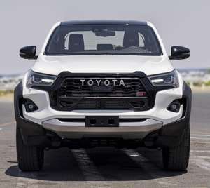 Entrega Inmediata 2025 TOYOTA HILUX GR SPORT 2.8D – BLANCO - Product Image 1