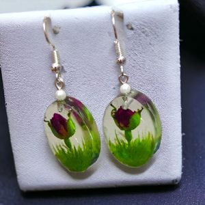 Boucles d'oreilles en résine écologiques faites à la main, luxueuses, avec crochets plaqués argent/or, motifs floraux, pour la Saint-Valentin, style estival - Prix de gros - Product Image 4