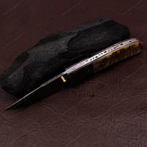 มีดพับอเนกประสงค์เกรดอุตสาหกรรม ทำด้วยมือจากเหล็กดามัสกัส ด้ามจับทำจากเขาสัตว์ เหมาะสำหรับการล่าสัตว์ ของขวัญ รับผลิตตามแบบ OEM ปรับแต่งได้ รับประกัน 3 ปี - Product Image 5