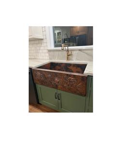 Élégant évier de cuisine rustique en cuivre avec finition artisanale martelée pour la rénovation intérieure élégante de la cuisine de ferme - Product Image 1