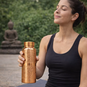 Bouteille en cuivre pur à 100% Bouteille en cuivre de qualité alimentaire Bouteille d'eau en cuivre ayurvédique Bouteille à boire en cuivre saine Eau en cuivre - Product Image 1