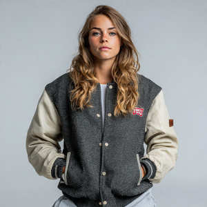 Chaqueta Universitaria de Lana con Bordado OEM para Mujer, Chaqueta Universitaria de Manga de Cuero Estilo Urbano, Chaqueta Bomber con Cuello Redondo para Mujer - Product Image 4