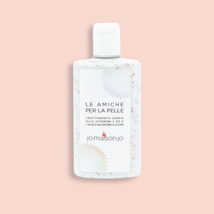 Emulsión corporal hidratante de 250ml con vitaminas C y E y ácido hialurónico Ingredientes naturales nutritivos y revitalizantes Made in Italy - Product Image 1