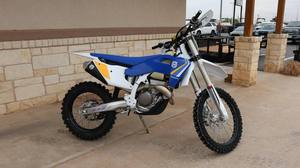 Nouvelle <span class=keywords><strong>Moto</strong></span> Tout-Terrain <span class=keywords><strong>Husqvarna</strong></span> TX 300 Heritage 300 Modèle 2026 - Product Image 3