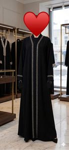 ชุดเดรสปาร์ตี้ดีไซน์เนอร์ปักลายคุณภาพสูง ตกแต่งเพชรด้านหน้าแบบเปิด พร้อมผ้าคลุมศีรษะแบบอิสลาม ผ้าพันคอแบบดูปัตตา อาบายะห์สุดหรู - Product Image 3