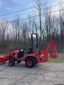 รถแทรกเตอร์ขนาดเล็ก Kubota BX23S ที่เชื่อถือได้ พร้อมอุปกรณ์ขุดตักดิน รถขุดไฮดรอลิก เครื่องจักรกลการเกษตร - Product Image 2