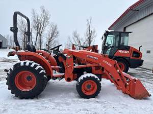 Tracteur compact Kubota LA525 d'occasion avec chargeur frontal 4x4, machine agricole, à vendre - Product Image 4