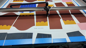 Macchina da taglio Laser di posizionamento della fotocamera per il taglio del modello su indumento per abbigliamento tessile in tessuto da ricamo - Product Image 4