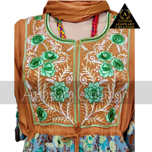 Full Coverage Muslim Women Jalabiya Gown with Embroidered Chest and Head Covering for Islamic Festivals and Occasions - Product Image 2